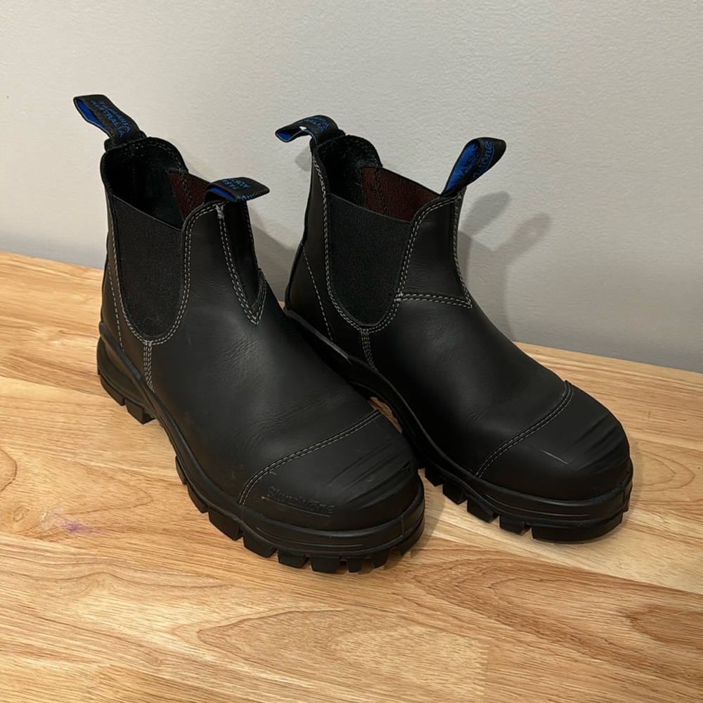 Blundstone Black Chelsea Work Boots with Blue Pull Tabs